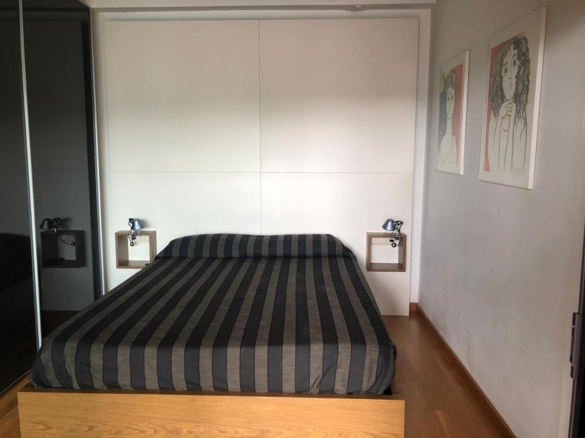 Apartamento Ático de diseño con terraza en el centro de Olot Exterior foto