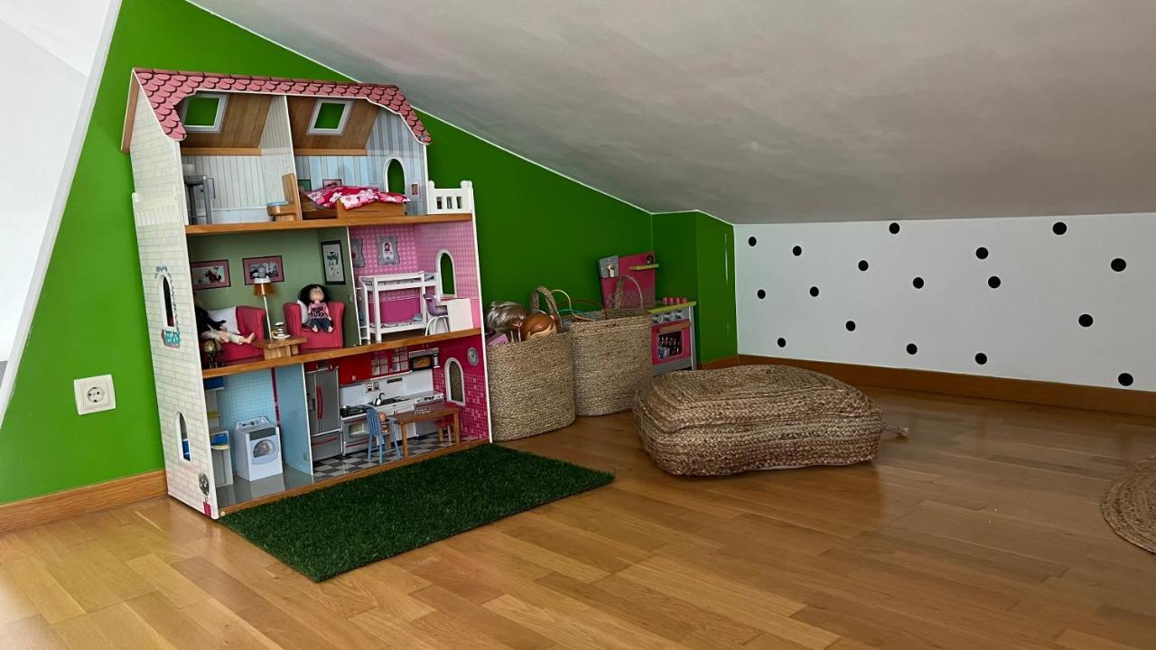 Apartamento Ático de diseño con terraza en el centro de Olot Exterior foto